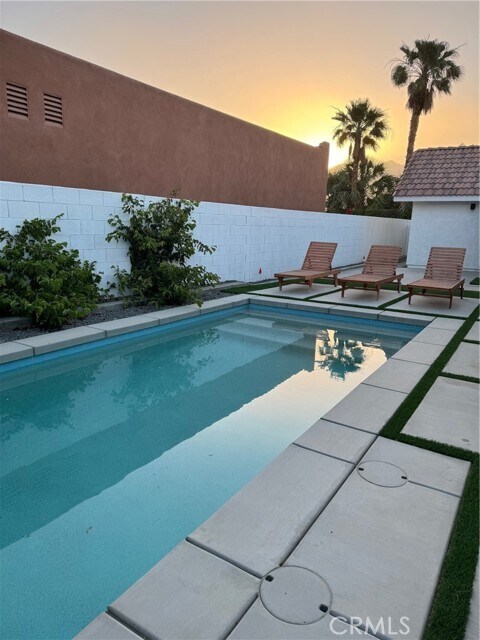 Building Photo - 54905 Avenida Diaz