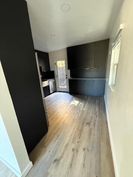 Building Photo - 801 Torrance St