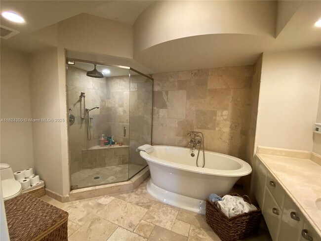 Building Photo - 333 Las Olas Way