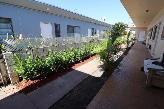 Building Photo - 835 83rd St