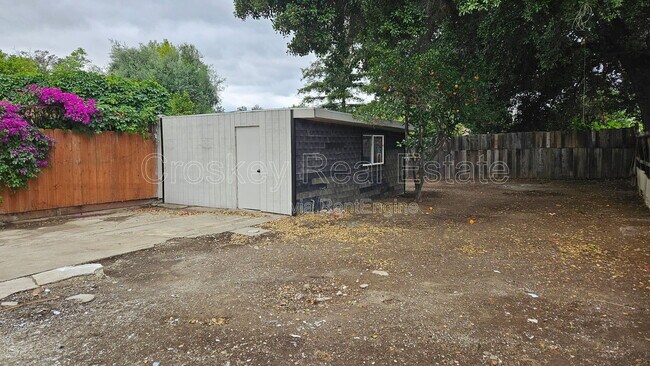 Building Photo - 1346 Redwood St