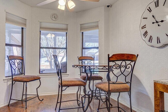 Building Photo - 16744 Overland Stage Dr