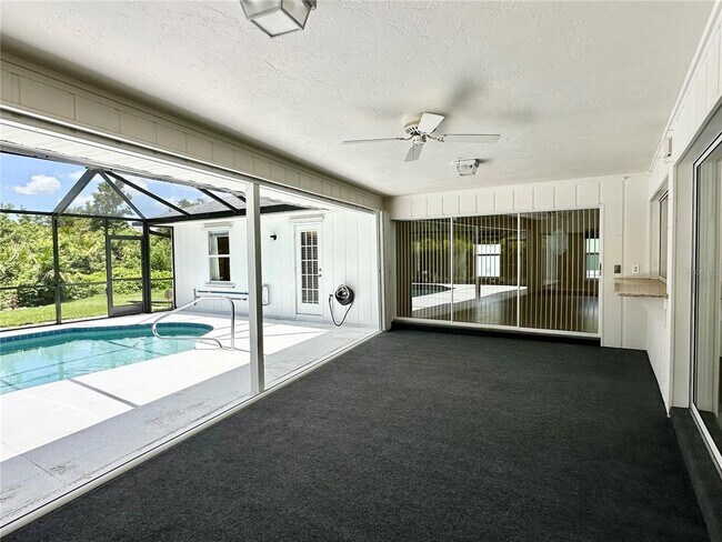 Building Photo - 5024 Southern Pine Cir
