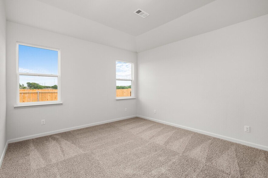 Building Photo - 214 Julian Davis Dr