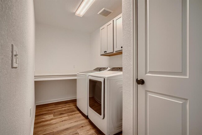 Building Photo - 7904 Gilwice Ln