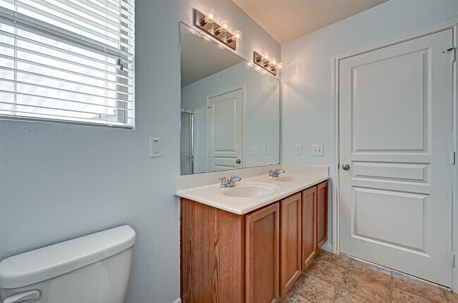 Building Photo - 1830 Artem Ct