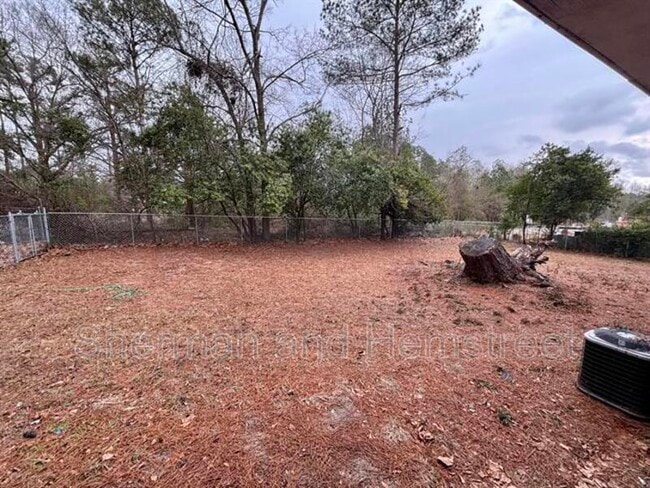 Building Photo - 2817 Meadowbrook Dr