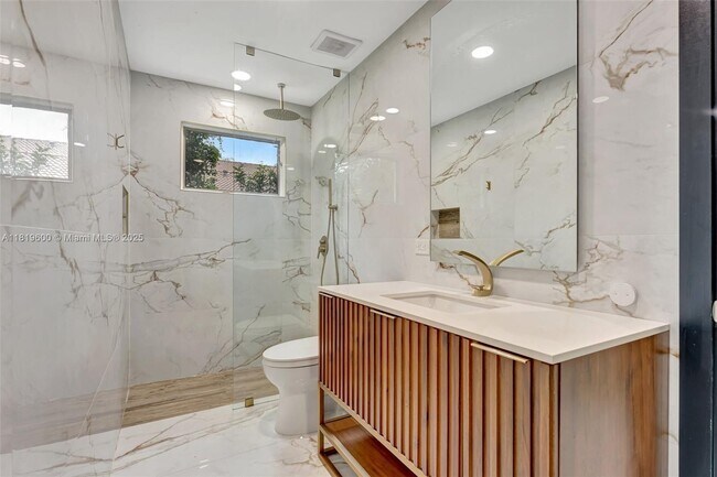 Building Photo - 8360 NW 51st Ct