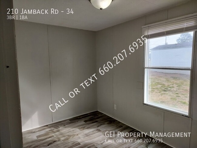 Building Photo - 210 Jamback Rd