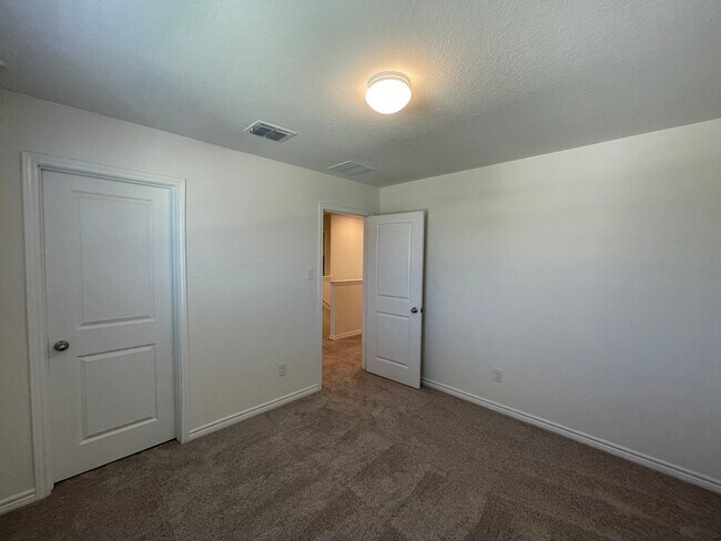 Building Photo - 4 Bdrm Home in Legend Heights, NBTX