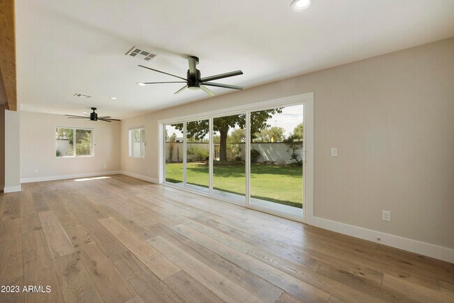 Building Photo - 3318 E Onyx Ave