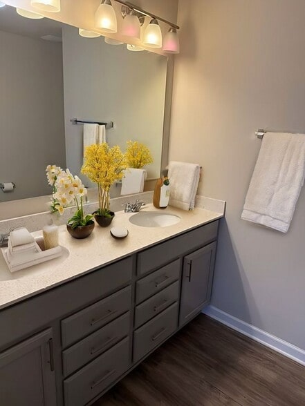 Building Photo - 2942 W New York St