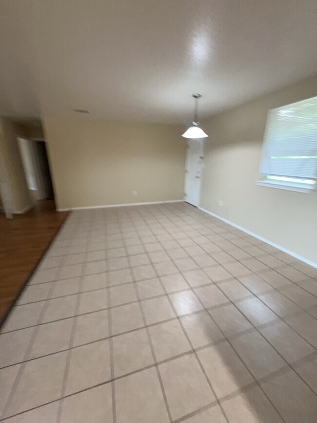 Building Photo - Wonderful 3/2/2 in Granbury ISD