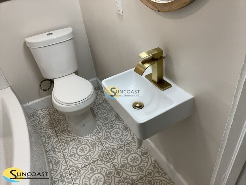 Building Photo - 3233 Rosselle St