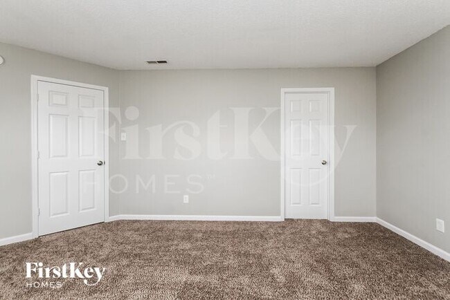 Building Photo - 9140 Wandflower Dr
