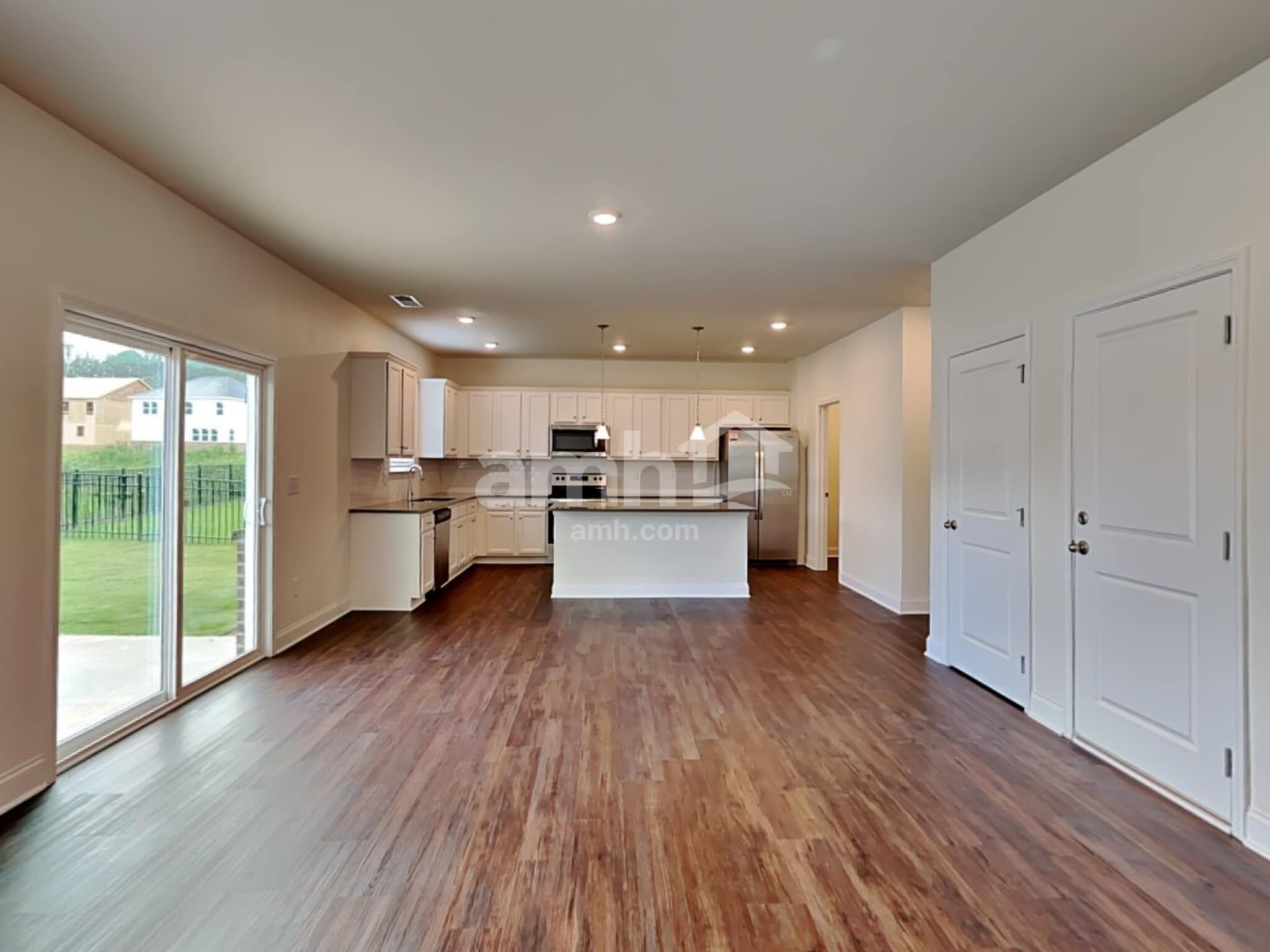Building Photo - 868 Carnaby Ln