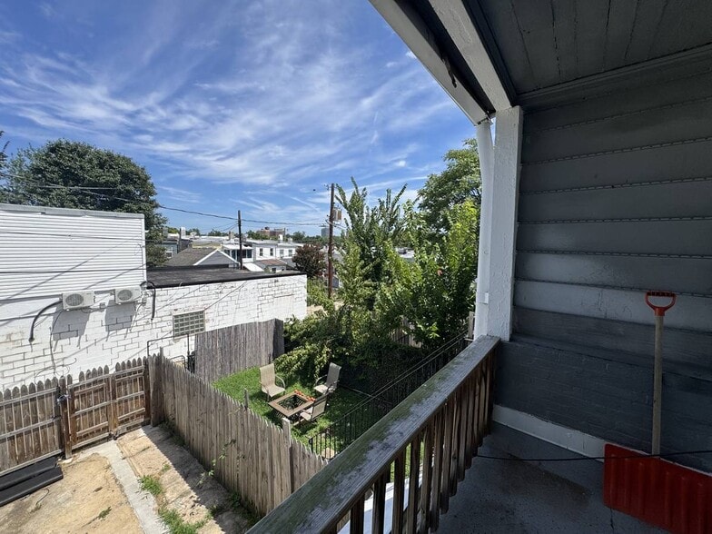 Building Photo - 716 W 36th St