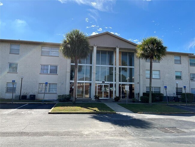 Building Photo - 1916 Honour Rd