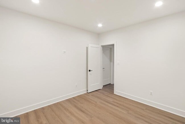 Building Photo - 849 N Manchester St