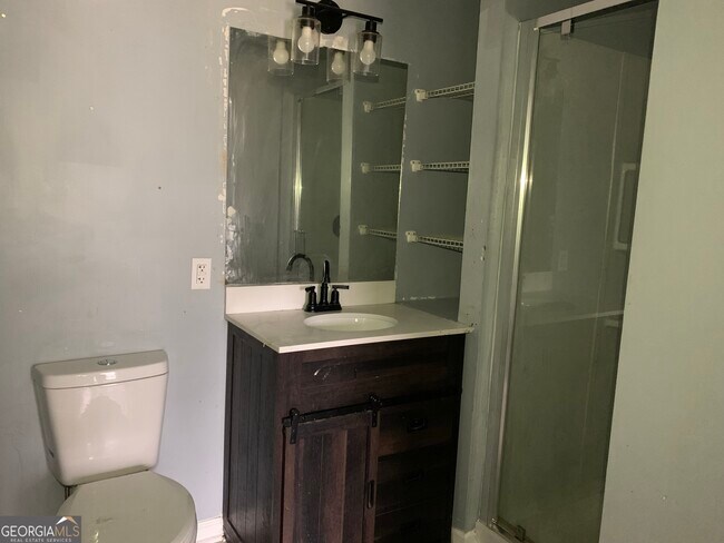 Building Photo - 95 Willowick Dr