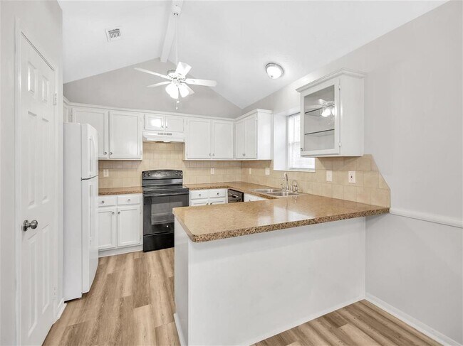 Building Photo - 23346 Balthasar St