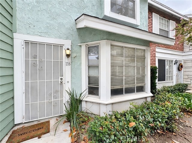 Building Photo - 5640 Riverside Dr
