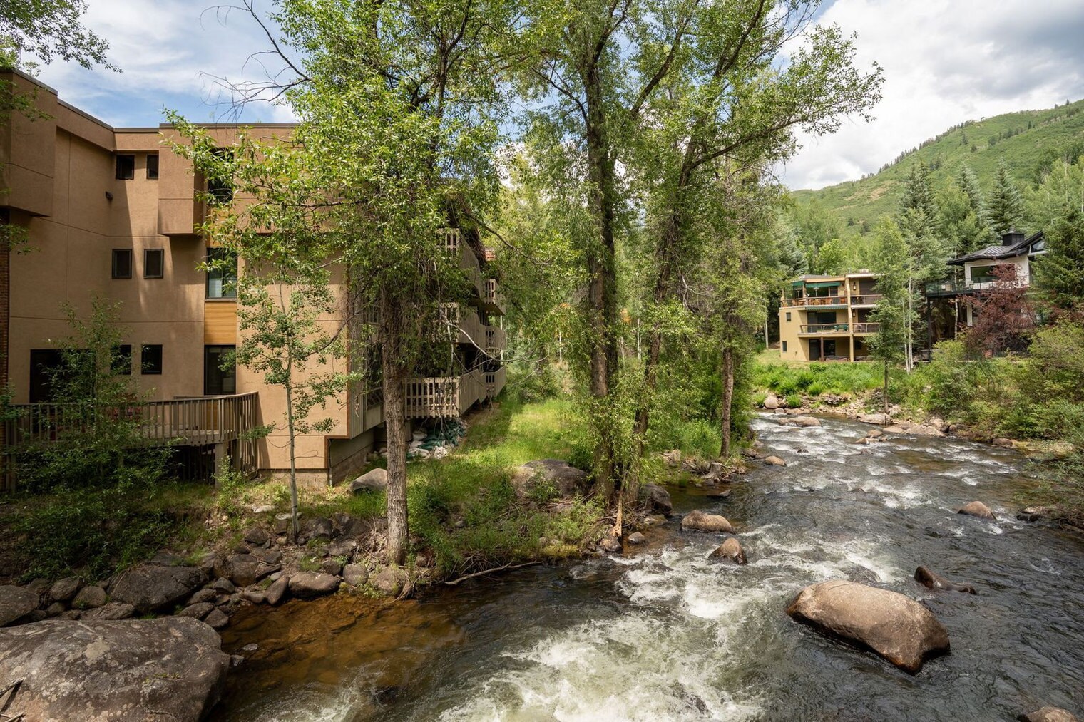 Building Photo - 1024 E Hopkins Ave