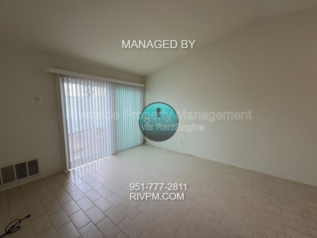 Building Photo - 9505 Arlington Ave