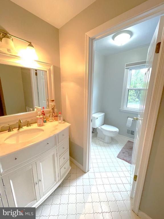 Building Photo - 13209 Lantern Hollow Dr