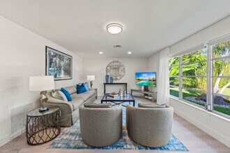 Building Photo - 606 Wedge Dr