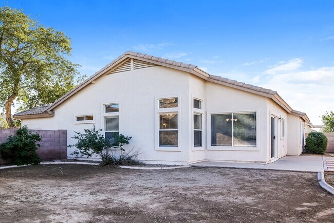 Building Photo - 3430 N Saffron