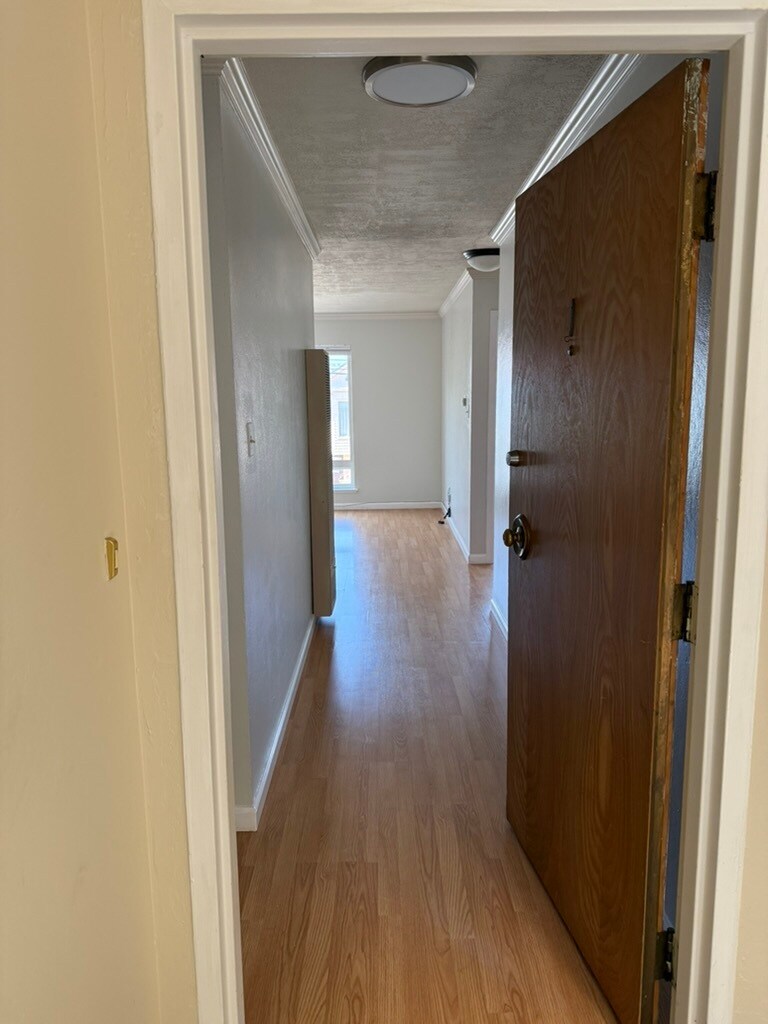 front door entrance - 409 Kirkham St