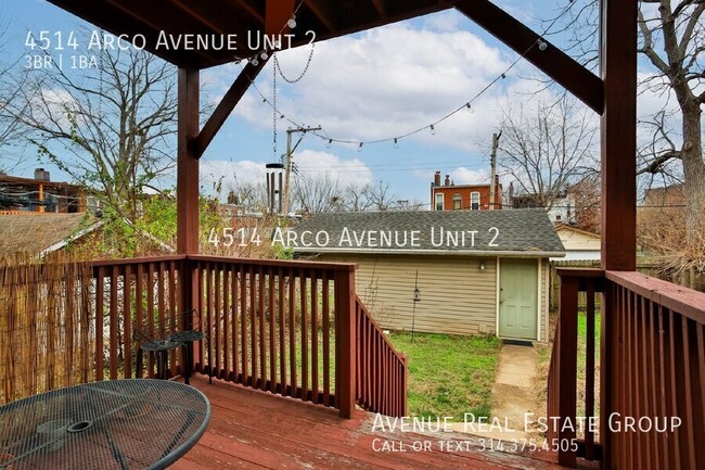 Building Photo - Charming 3-Bed Unit Near The Grove with Mo...