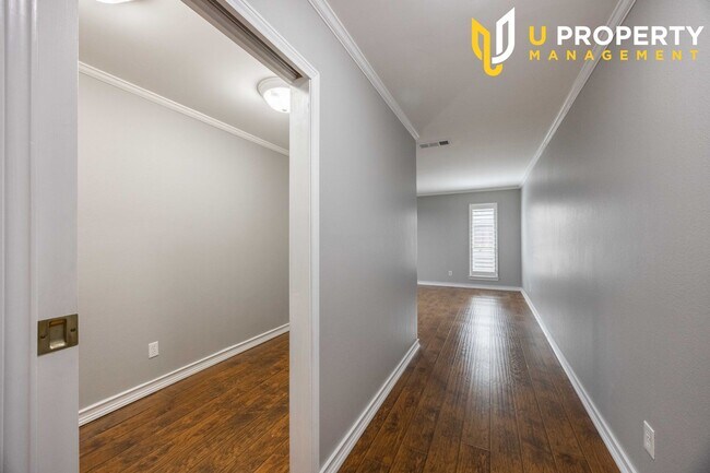 Building Photo - Great property in Plano mature community w...