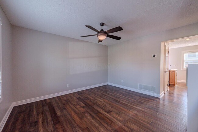 Building Photo - 7630 Alta View Blvd