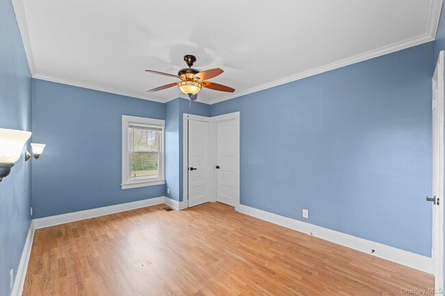 Building Photo - 218 Islip Blvd