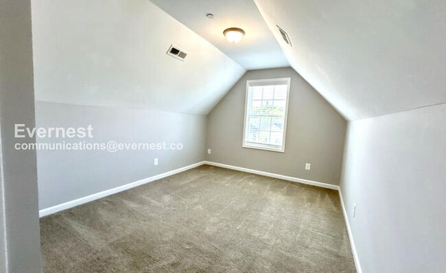 Building Photo - 1028 Echo Rdg Rd