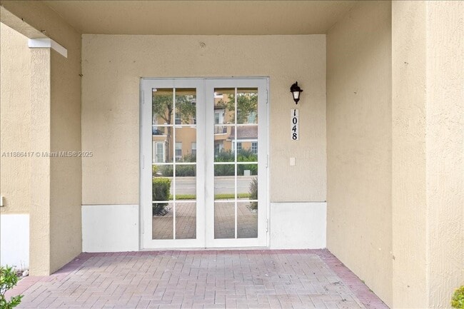 Building Photo - 1048 SW 147th Ave