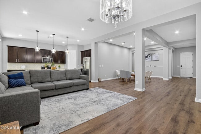 Building Photo - 2609 E Stacey Rd