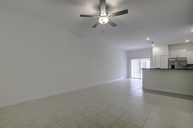 Building Photo - 8240 Cor Pne Wy