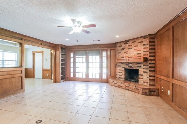 Building Photo - 18210 Widcombe Dr