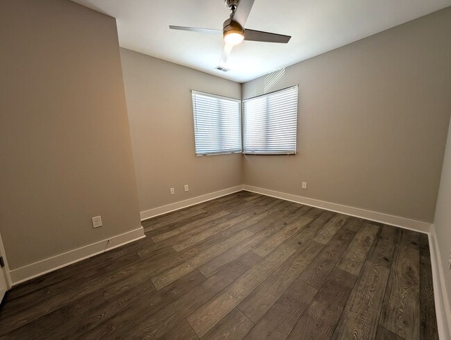 Building Photo - Stunning Contemporary 2 story, 4 bedroom, 3 full bath home is Located in the Merry Oaks Community!