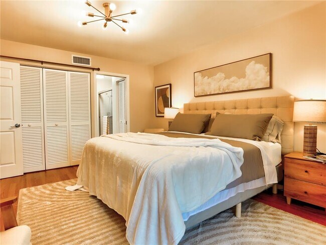 Building Photo - 322 Timber Lake Dr