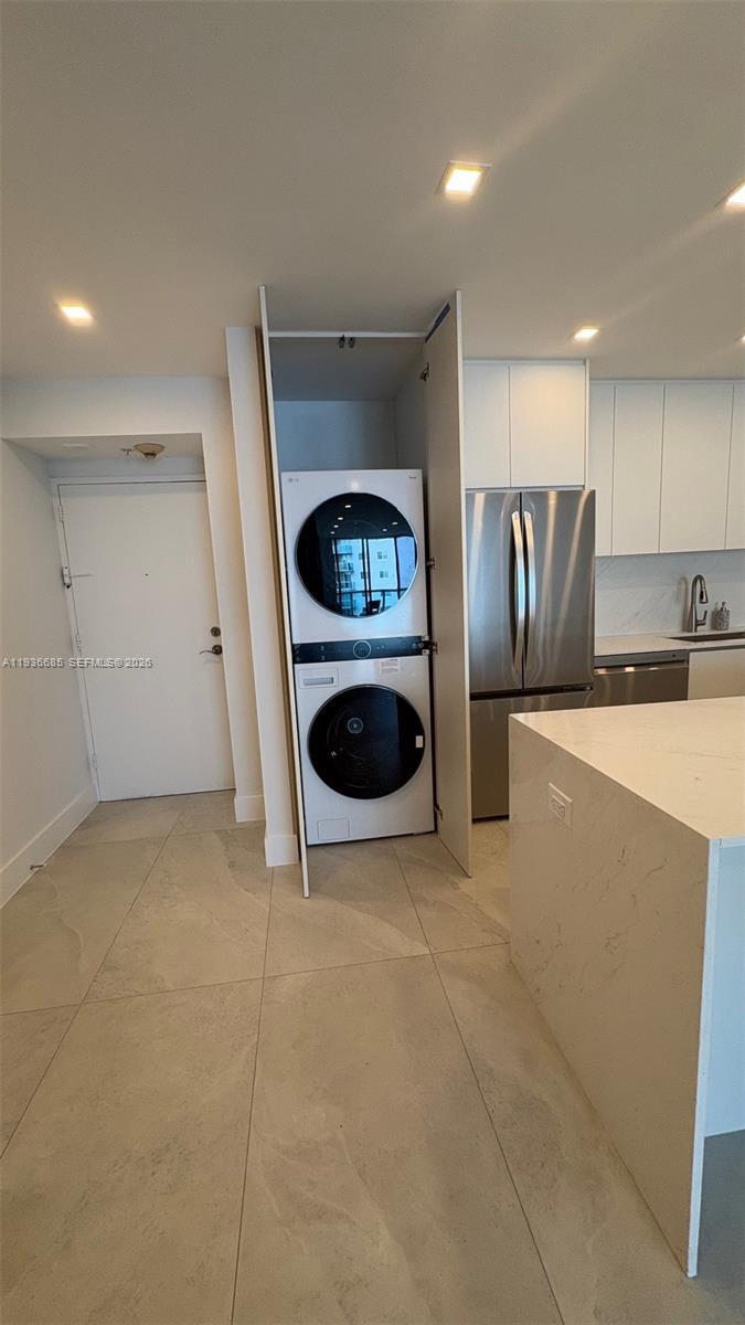 Building Photo - 19390 Collins Ave