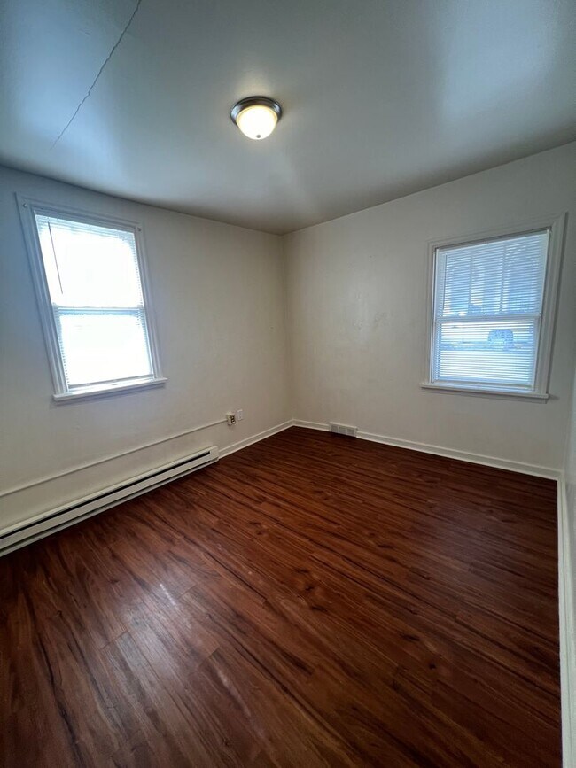 Building Photo - 125-131 N West St