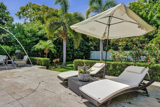 Building Photo - Boca Raton Beautifully Updated 4 Bedroom Pool Home