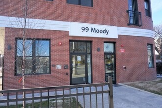 Building Photo - 99 Moody St