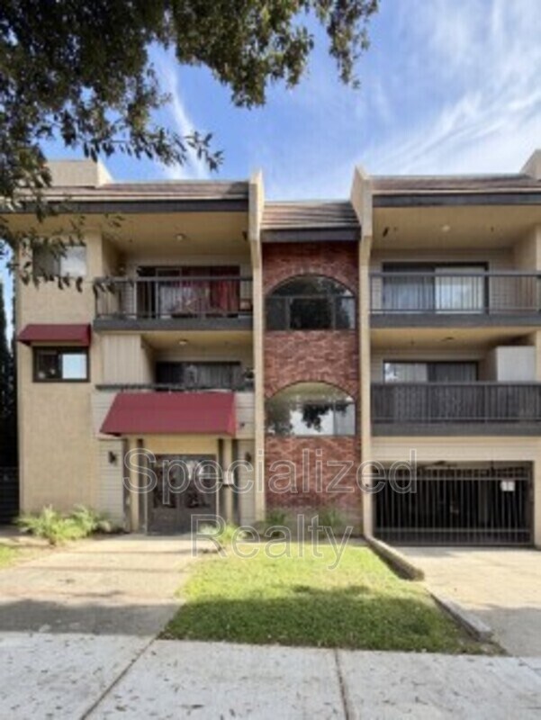 Building Photo - 1020 Davis Ave