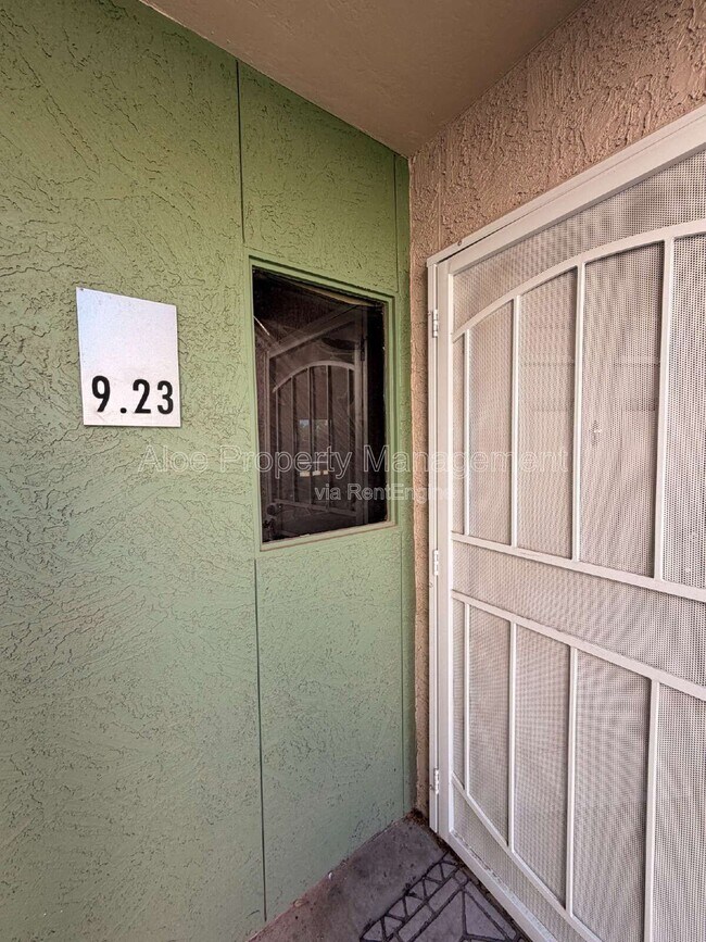 Primary Photo - 1295 N Ash St