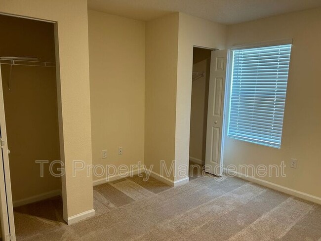 Building Photo - 880 Observatory Pkwy